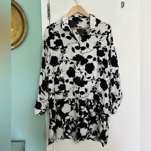 Cute button up floral print tunic, Size 14 (Euro size 44)